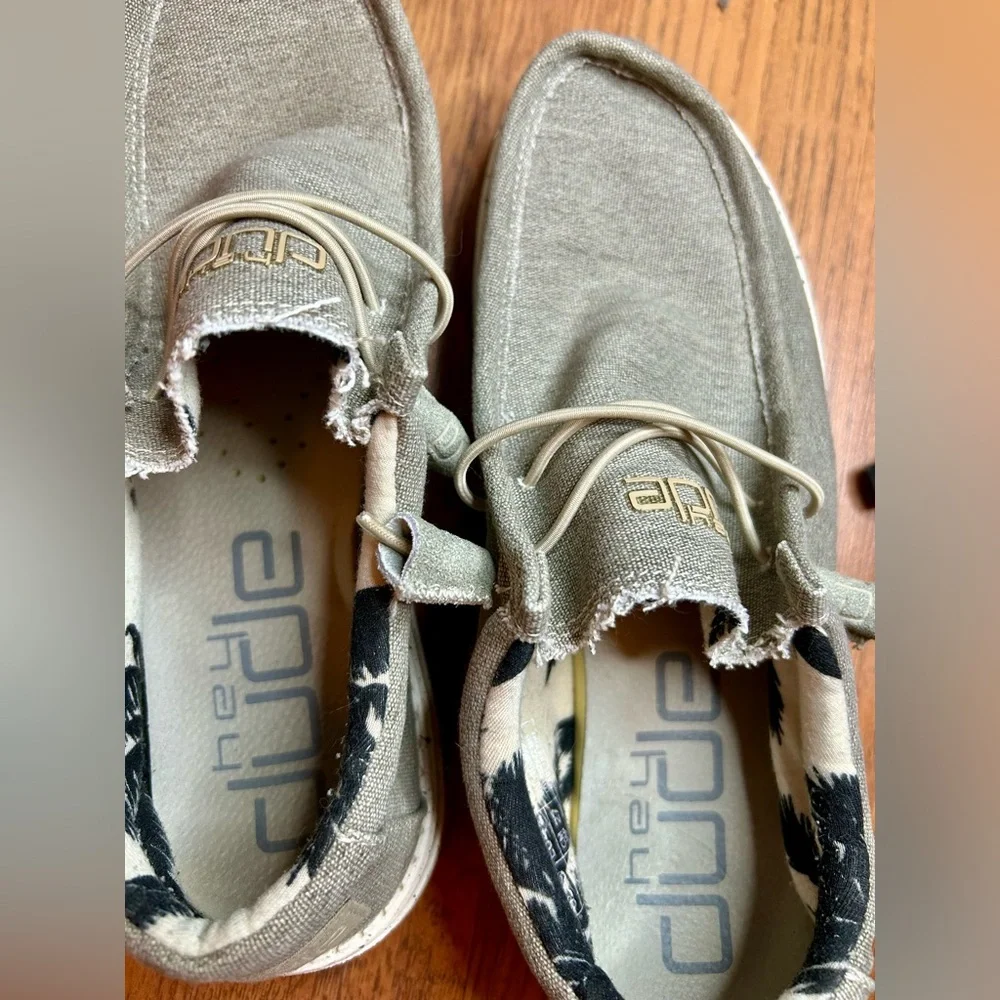 Hey Dude Loafers 9 Men's Wally Stretch Boat Slip On Shoes Vacation Like New